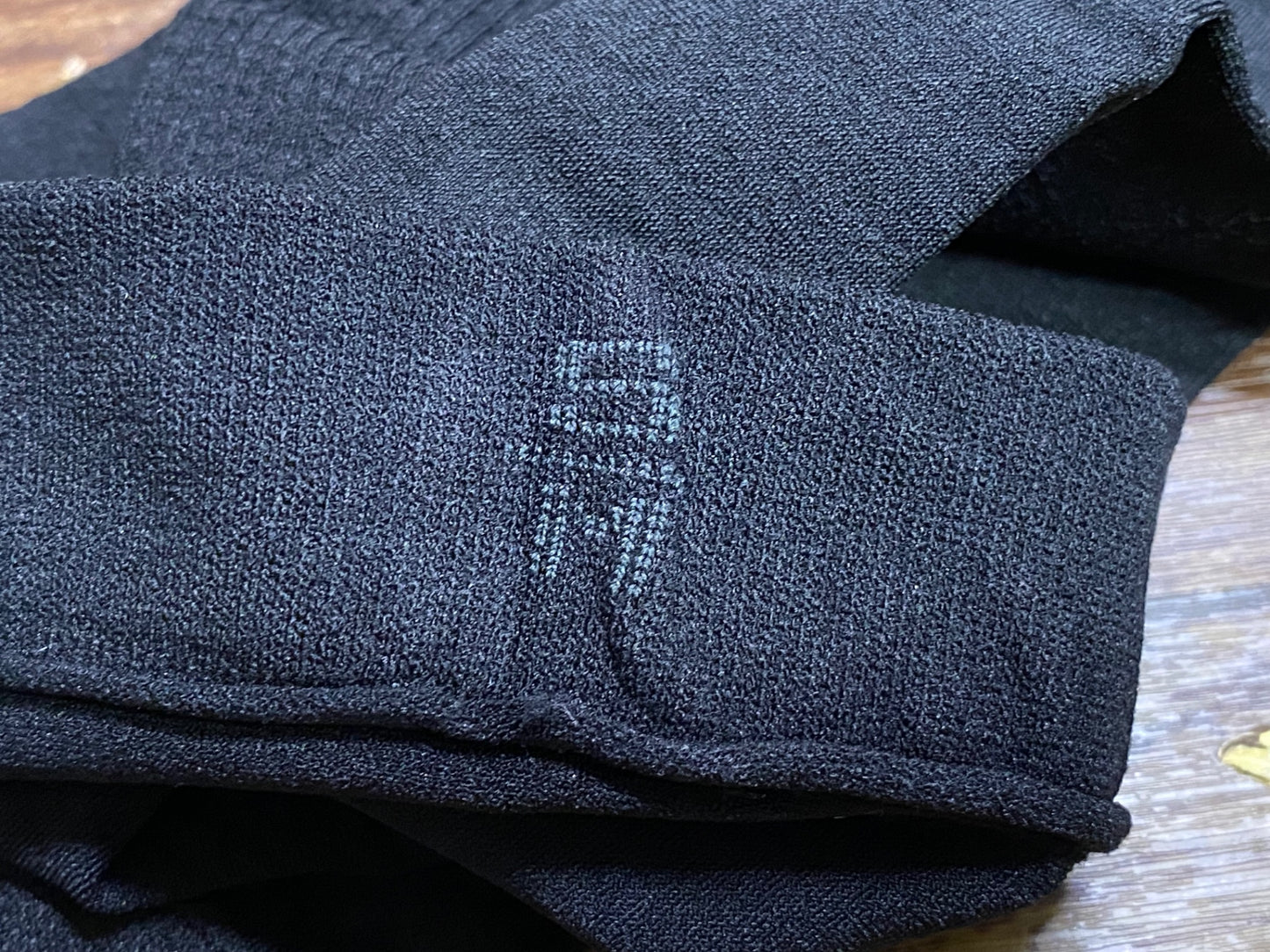 IV880 ジャイアント GIANT SEAMLESS ARM COOLER アームカバー 黒 S/M