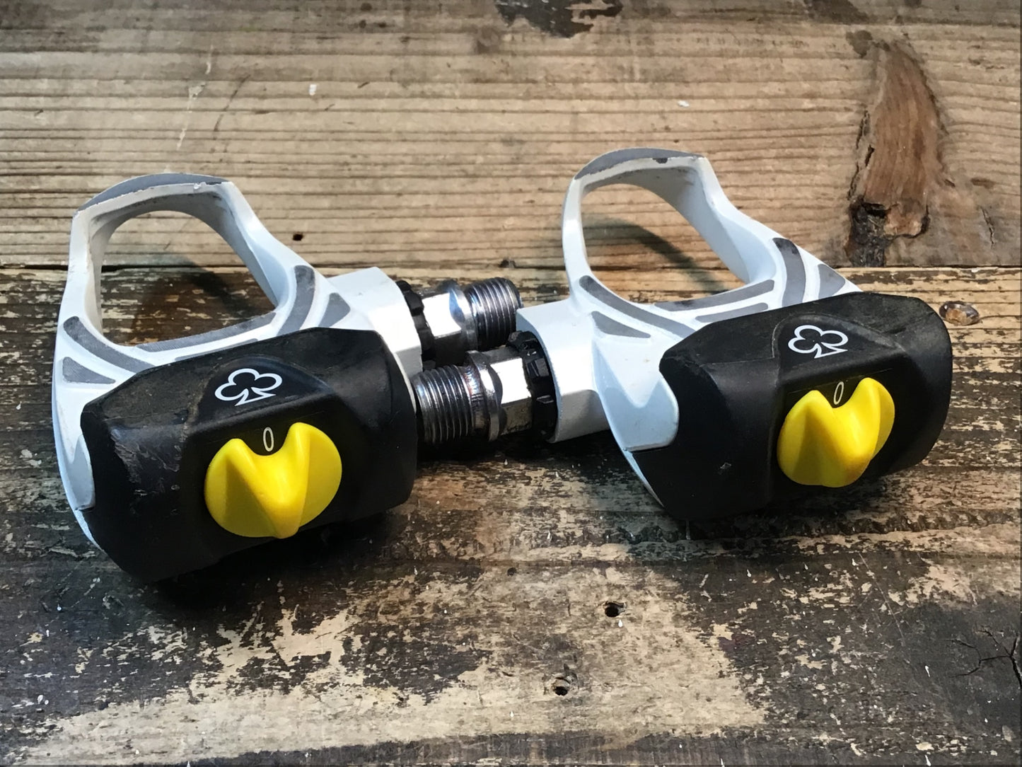 IU776 ルック LOOK PP396 COLNAGO ビンディングペダル 白 デルタクリート対応