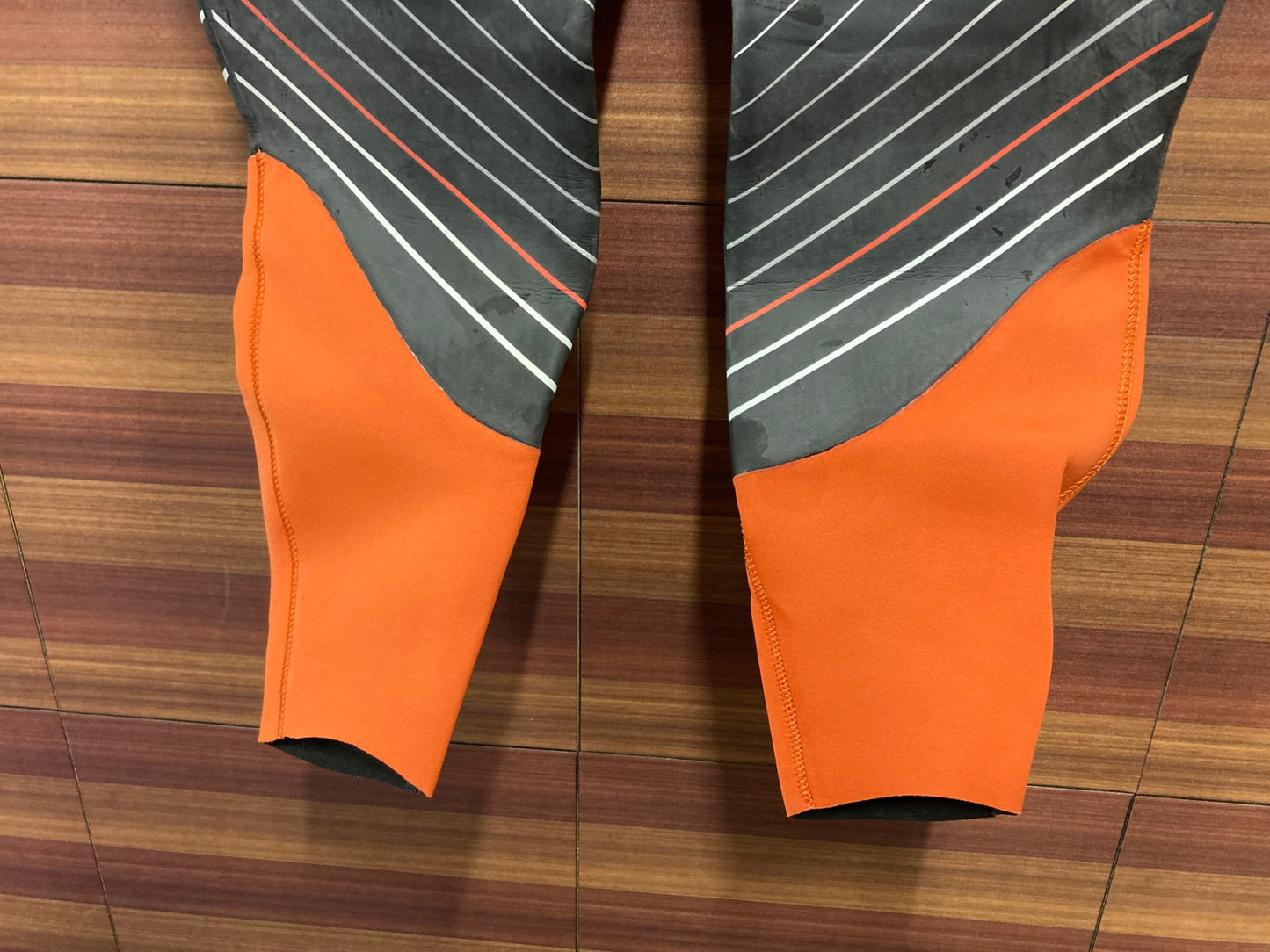 IQ189 フーブ HUUB ARAYA 3:3 トライアスロン ウェットスーツ 黒 レディース M