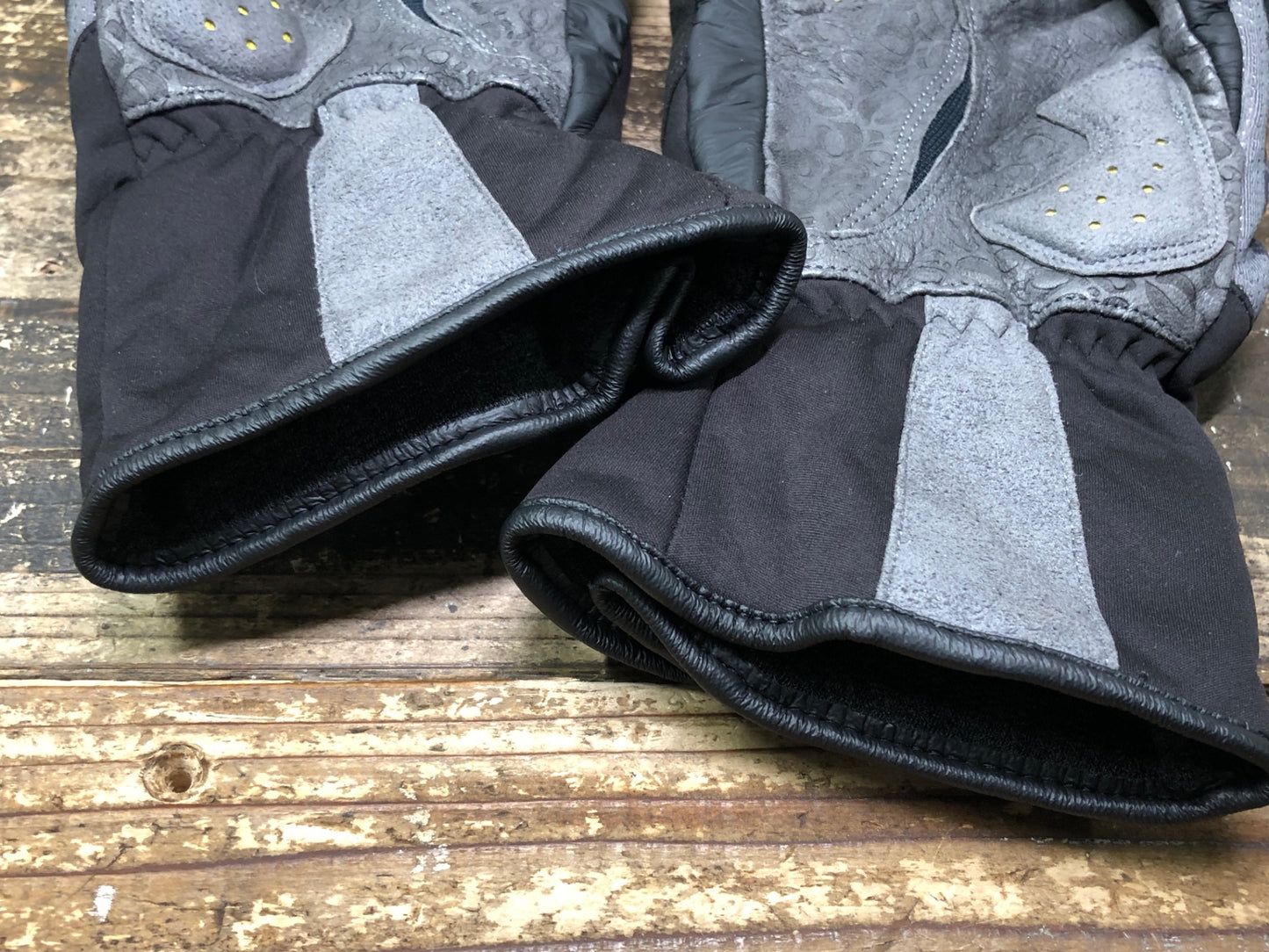 IY997 パールイズミ PEARL iZUMi 長指グローブ 裏起毛 WIND BREAK TITANIUM 黒 XL