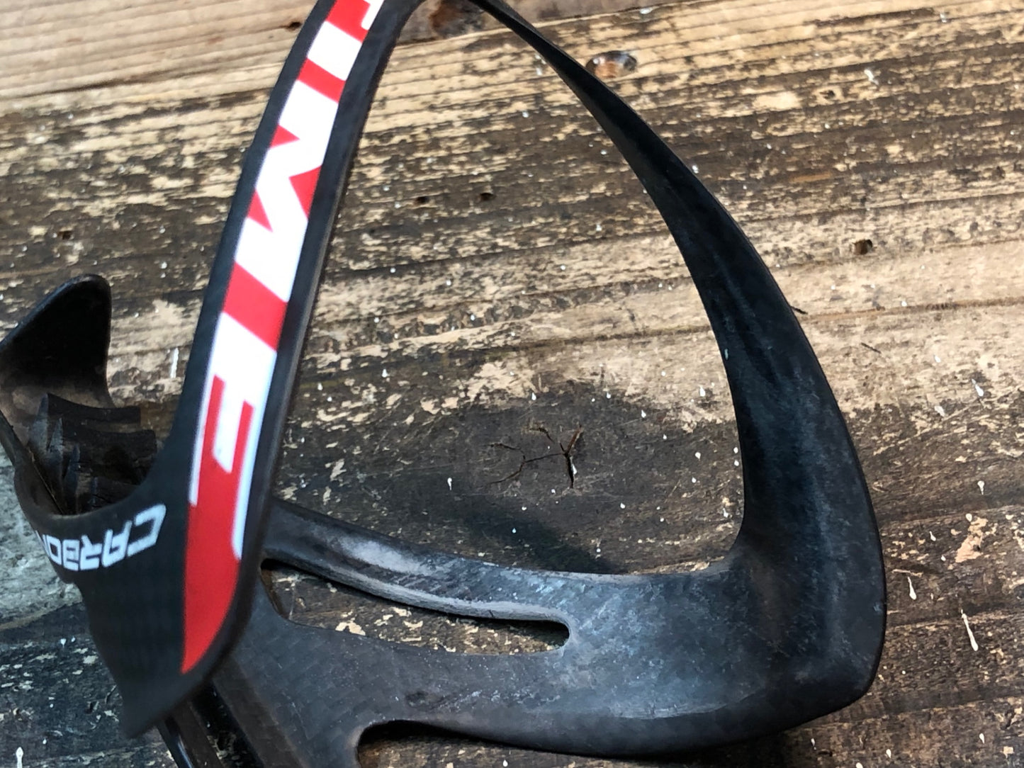 IS494 タイム TIME CARBON MATRIX カーボン ボトルケージ 赤黒 ※擦れあり