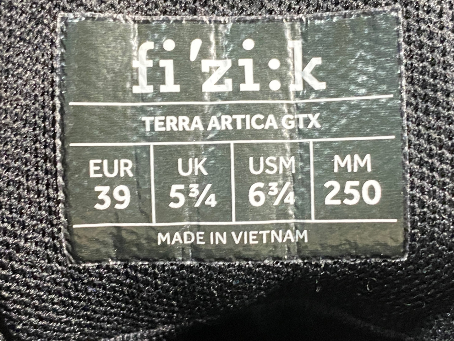 IC574 フィジーク fizik TEMPO ARTICA GTX ビンディングシューズ EU 39 黒 SPD GORE TEX