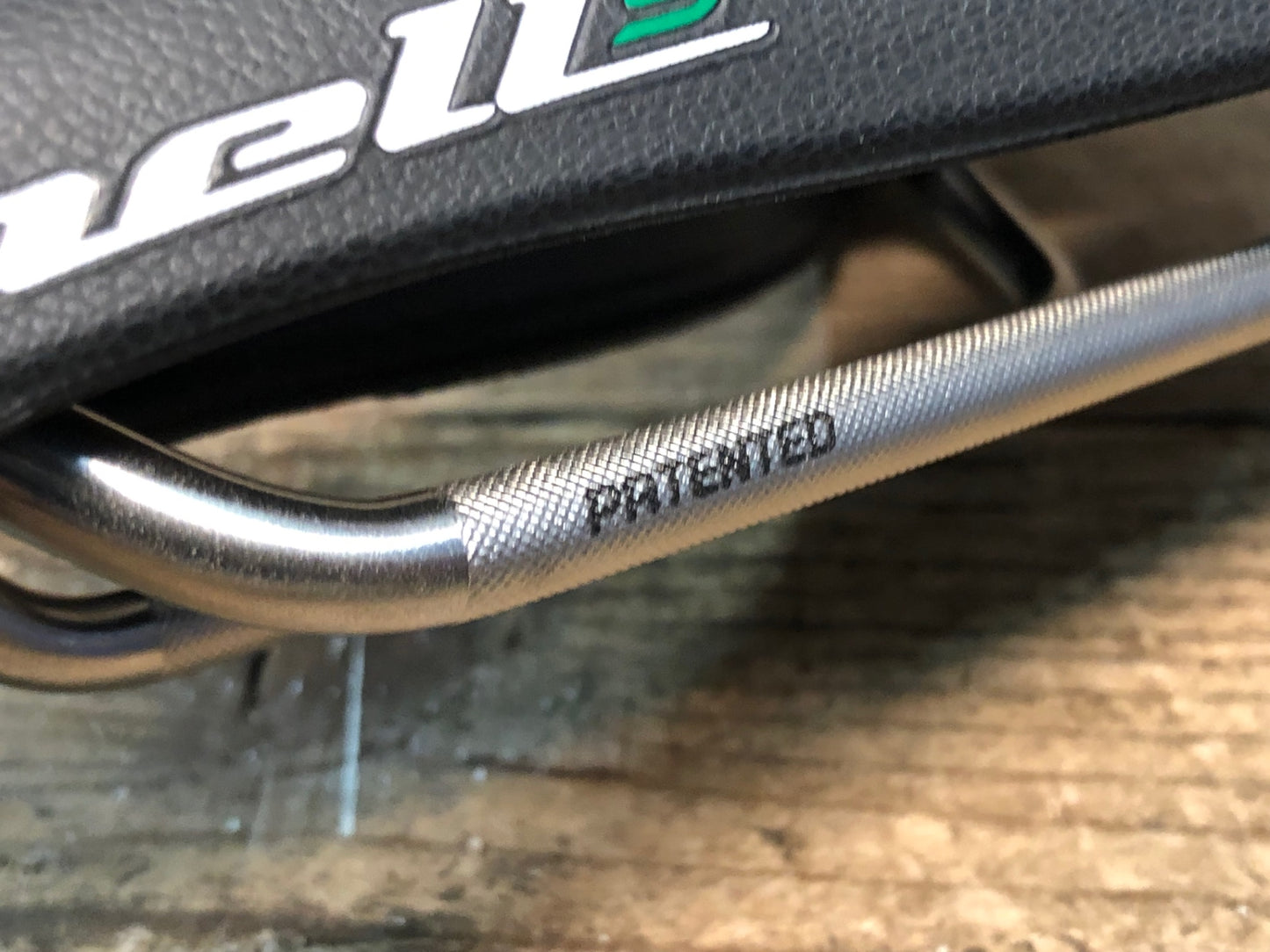 JA564 SELLE SMP ヘル hell S サドル 黒 138mm aisi 304 tubeレール