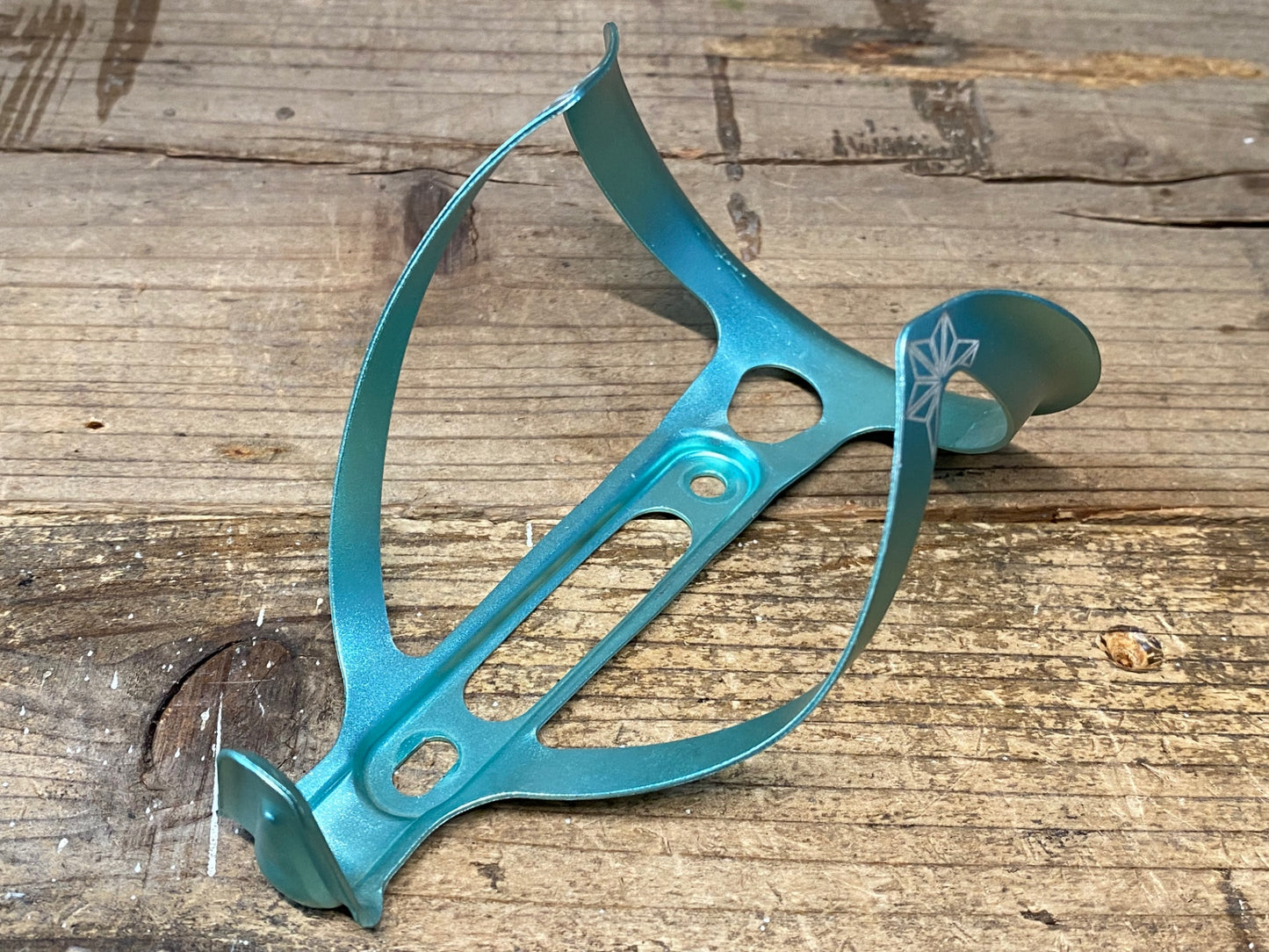 IS499 スパカズ SUPACAZ アルミ ボトルケージ フライケージ アノ FLY CAGE 緑