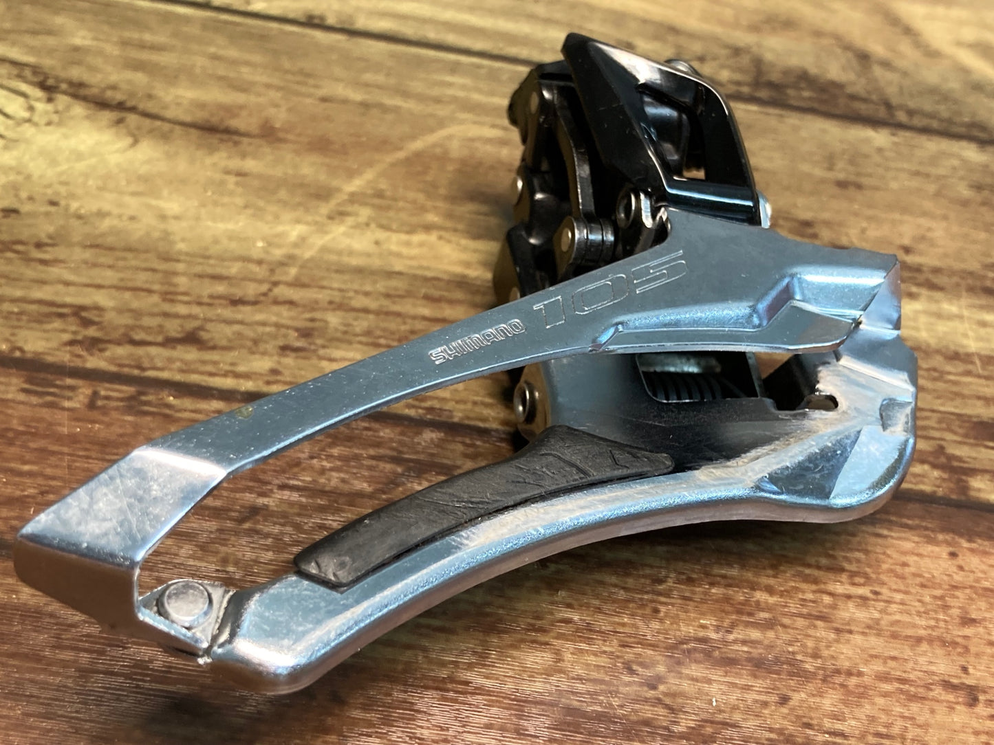 IX586 シマノ SHIMANO 105 FD-5801 フロントディレイラー 直付 ※取付座金欠品