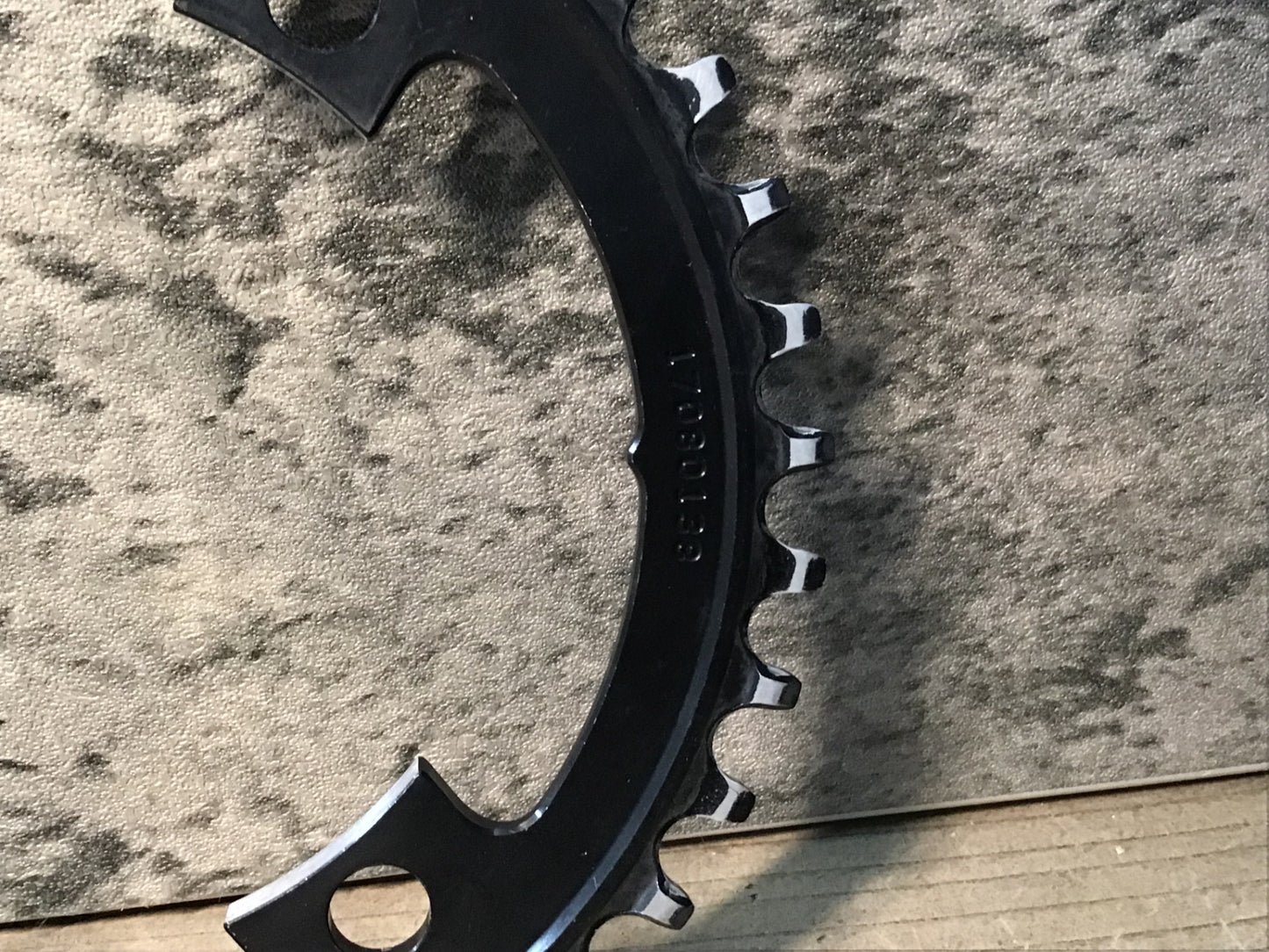 IR805 ウルフトゥース WOLF-TOOTH チェーンリング SH PCD110 38T