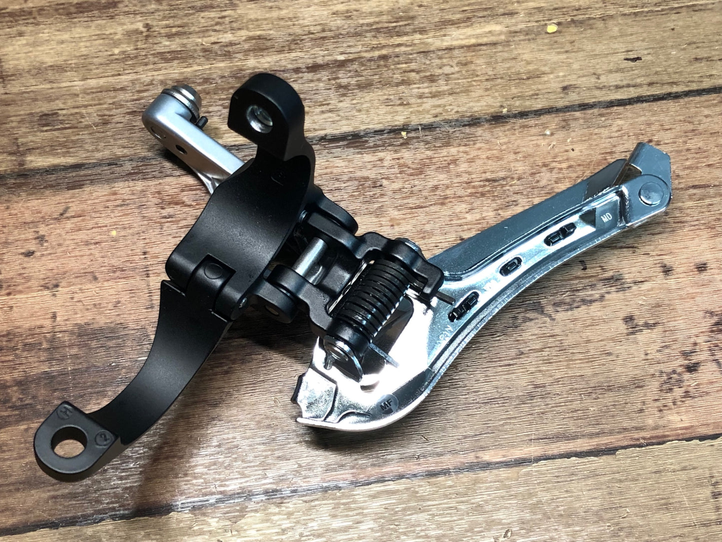 IR380 シマノ SHIMANO 105 FD-5800 フロントディレイラー バンド式 シルバー Φ34.9