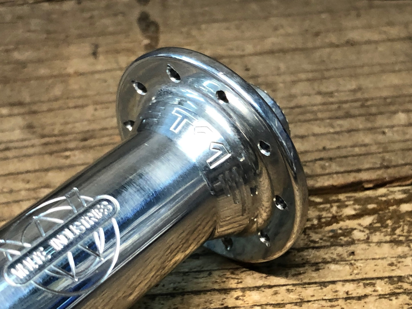 JA785 ホワイトインダストリーズ WHITE INDUSTRIES T11 Road Hub ハブ シルバー シマノ11S対応 20//24H