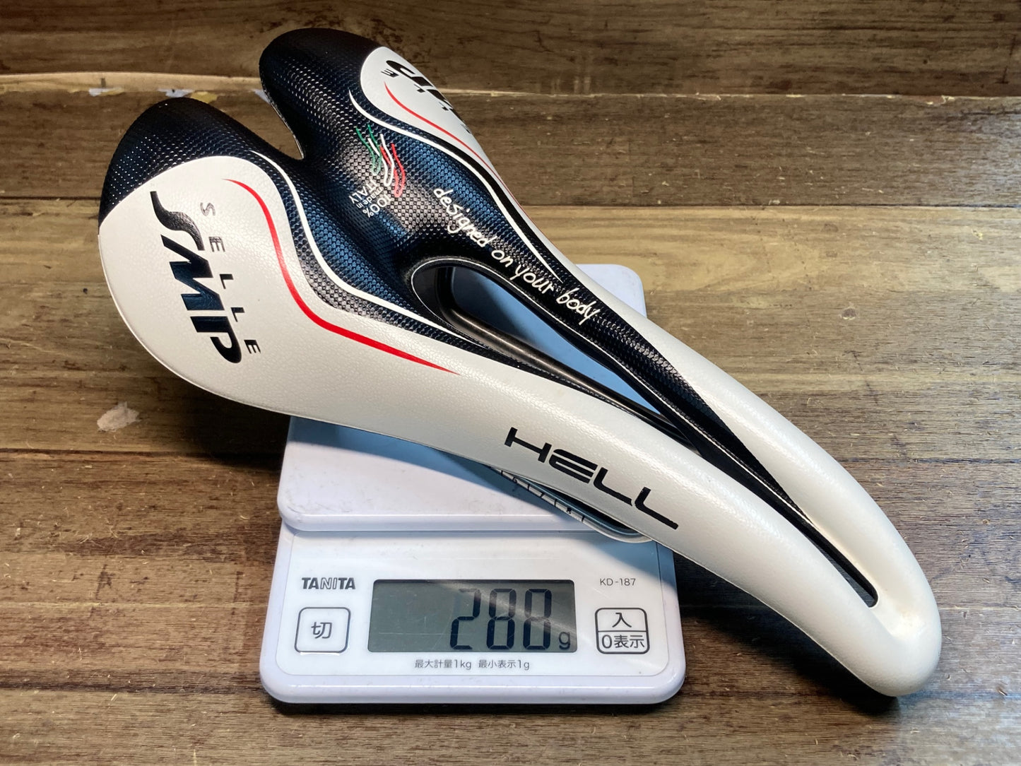 IJ705 SELLE SMP HELL サドル aisi 304 tube ステンレスレール 143mm