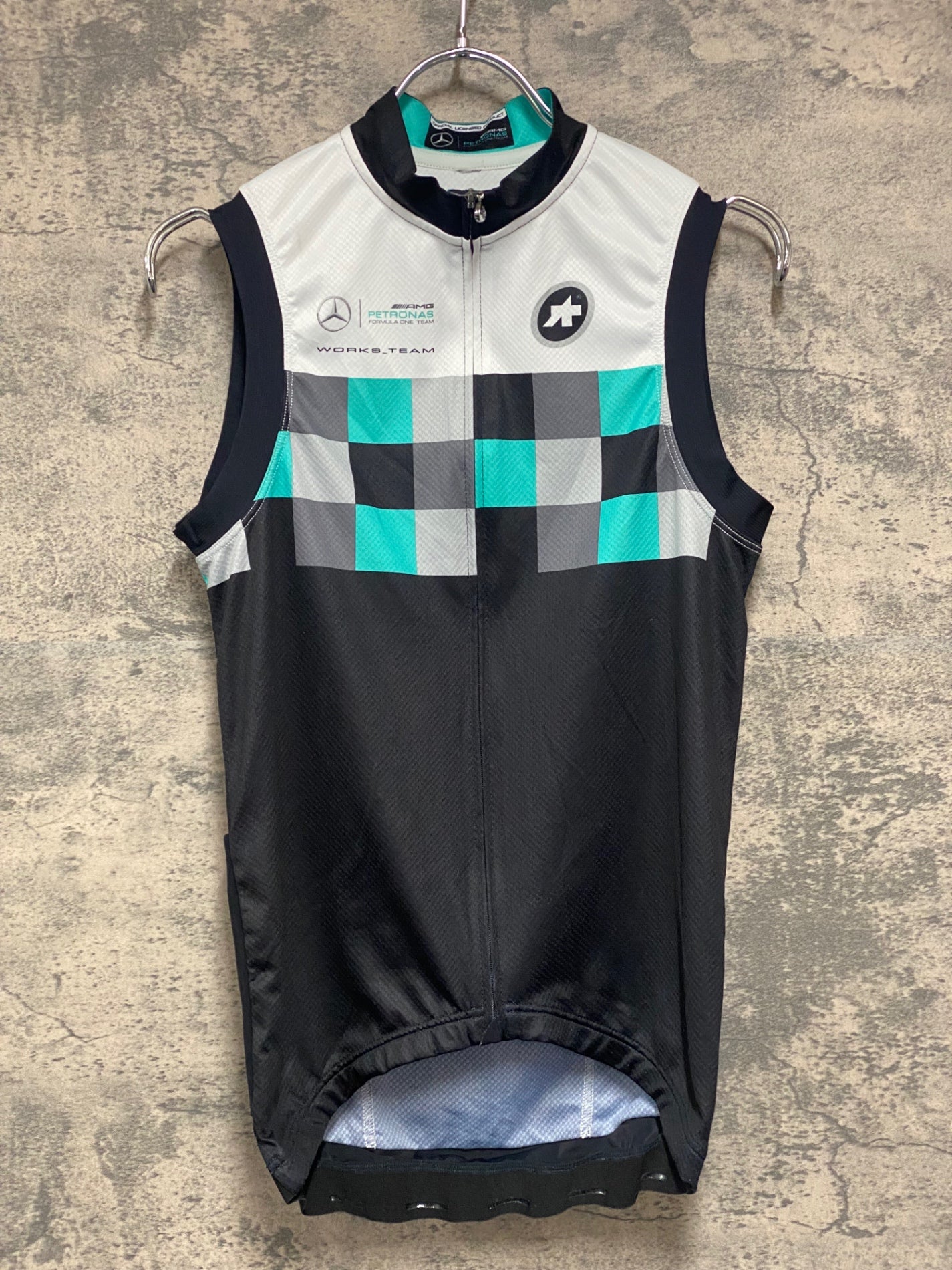 JB901 アソス ASSOS AMG NS.WORKS TEAM JERSEY EVO8 ノースリーブ サイクルジャージ 白 黒 緑 ※Sサイズ相当