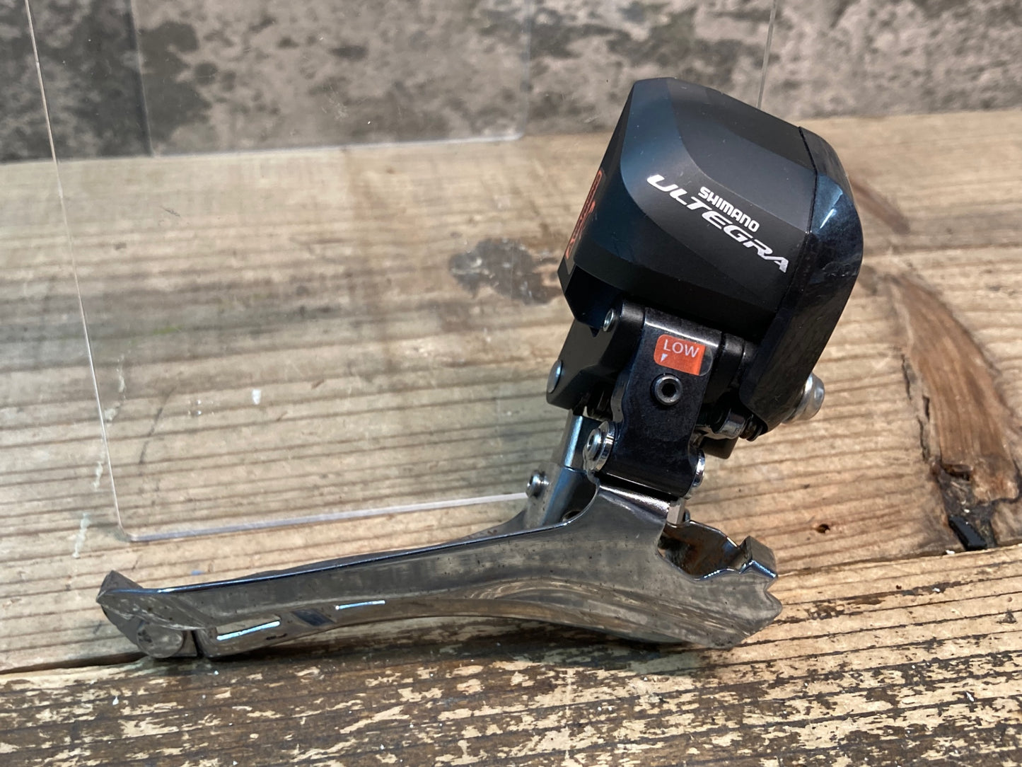 IU931 シマノ SHIMANO アルテグラ ULTEGRA FD-6870 フロントディレイラー 2S 直付け 電動 Di2 錆大