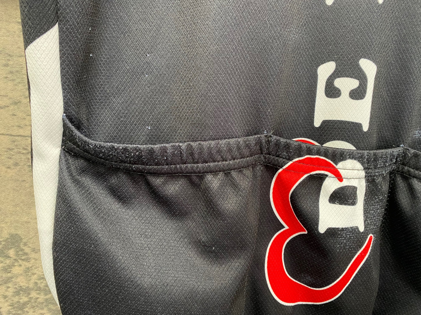 IW567 サンティーニ Santini デローザ DE ROSA 半袖 サイクルジャージ 白黒 S ※擦れ有