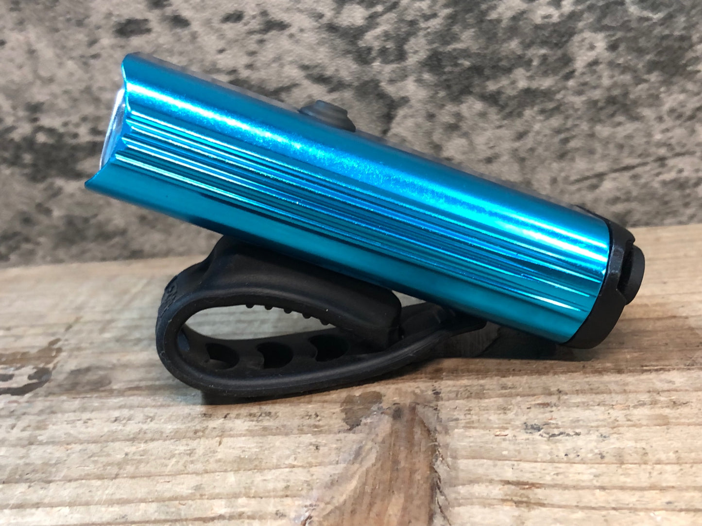 IX617 レザイン LEZYNE ライトドライブ LITE DRIVE 1000XL フロントライト