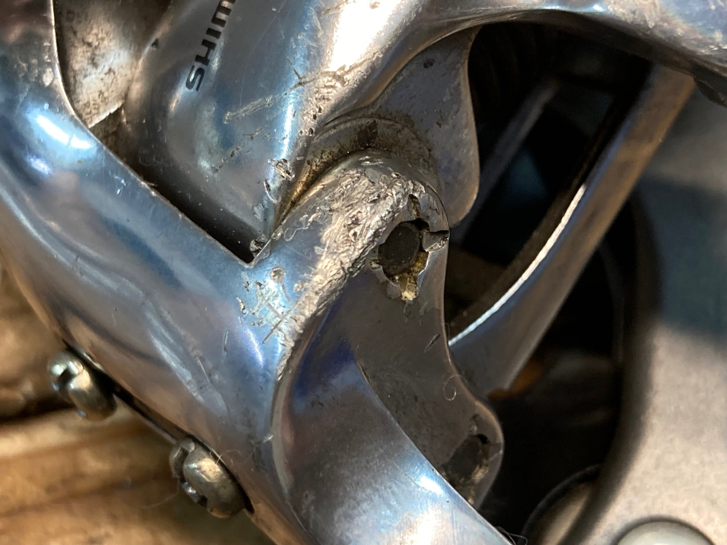 IW678 シマノ SHIMANO 105 RD-5600 リアディレイラー 10S