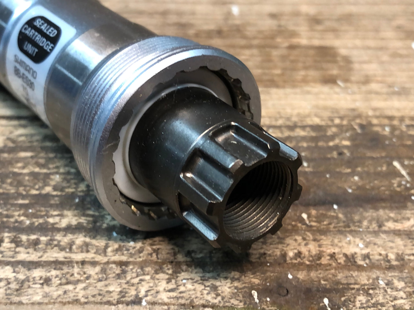 IS195 シマノ SHIMANO BB-ES30 ボトムブラケット オクタリンク