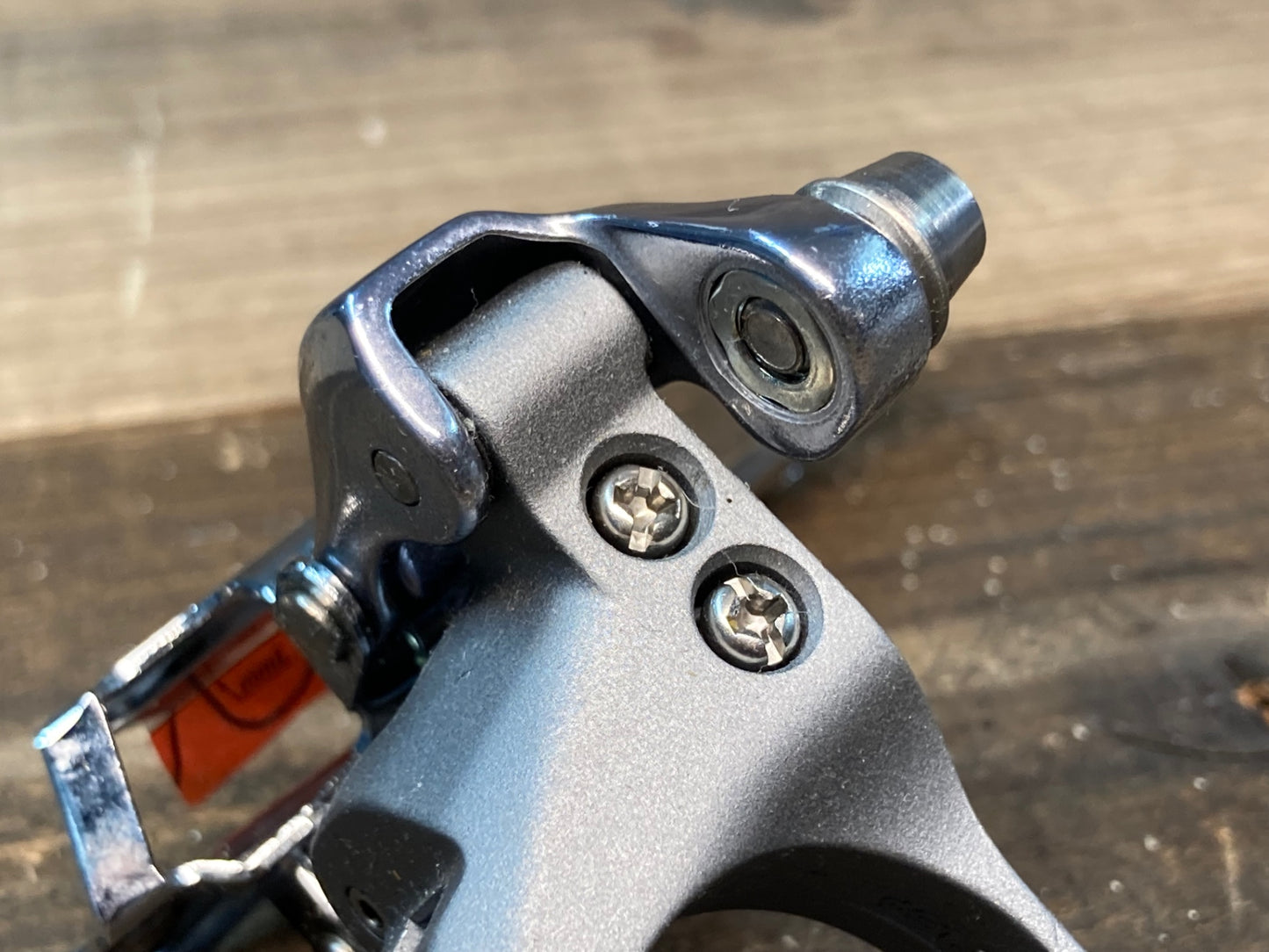 IN909 シマノ SHIMANO アルテグラ ULTEGRA FD-6700 フロントディレイラー バンド式 Φ31.8 ※固定ボルト欠品