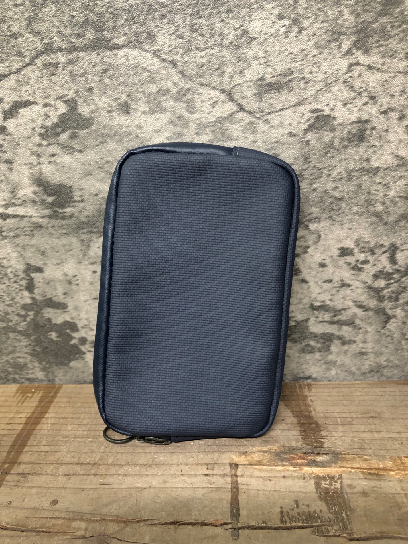 IW731 ラファ Rapha RAINPROOF ESSENTIALS CASE ポーチ ケース 濃紺