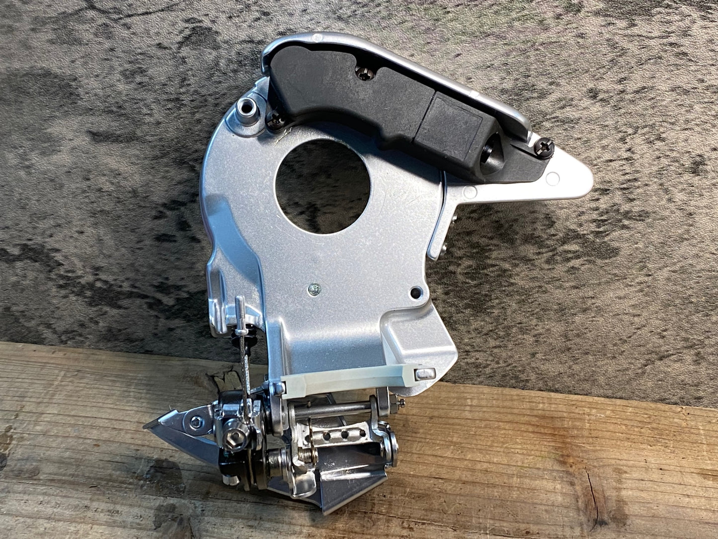 IS174 シマノ SHIMANO ネクサーヴ NEXAVE SPCM FD-C910 フロントディレイラー Di2