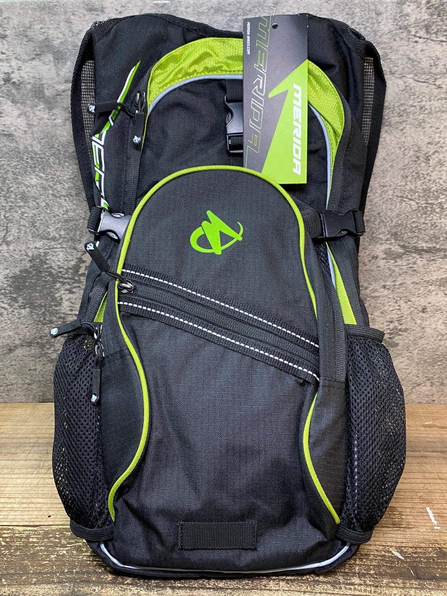 JC781 メリダ MERIDA リュック バックパック 黒 緑