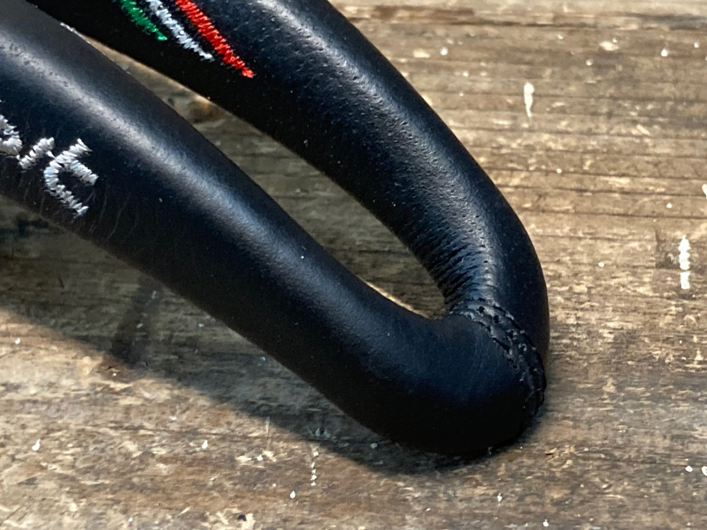 IQ539 SELLE SMP composit サドル 黒