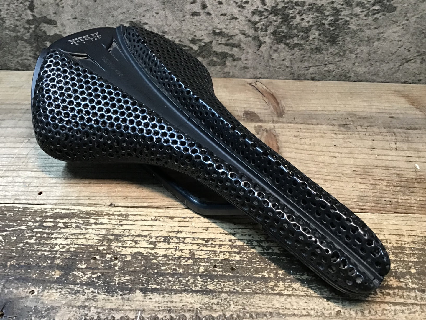 JA533 フィジーク fizik アンタレス ANTARES VERSUS EVO R1 Adaptive サドル カーボンレール 149mm