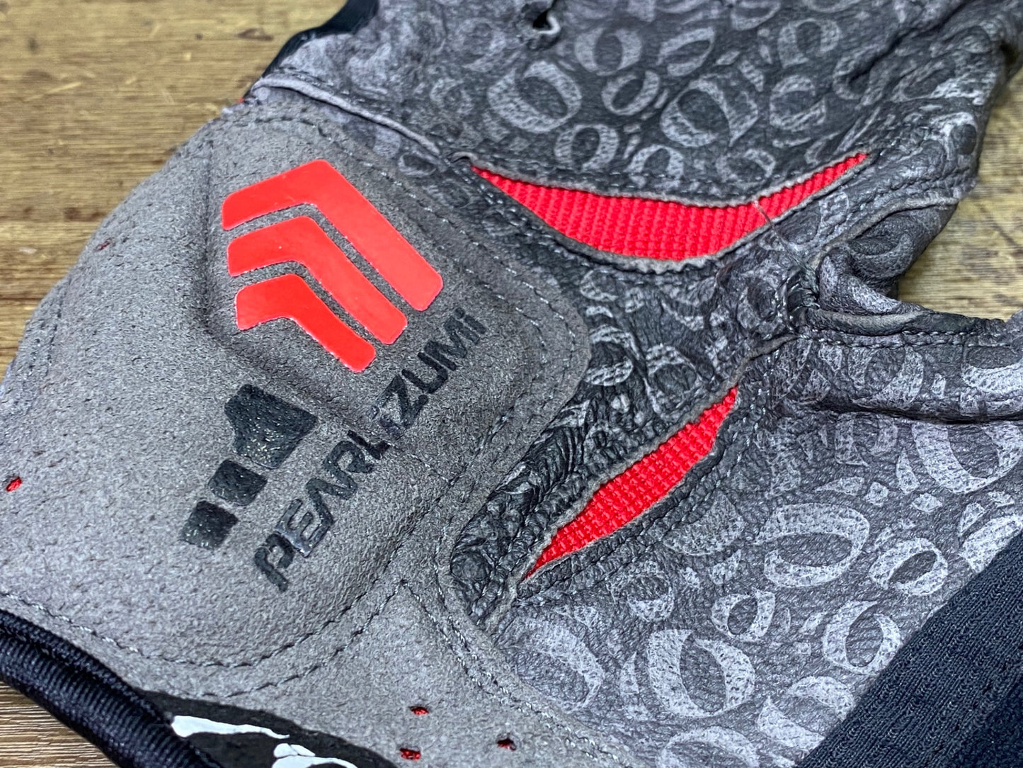 IZ541 パールイズミ PEARL iZUMi 指切り グローブ 黒 黄 L