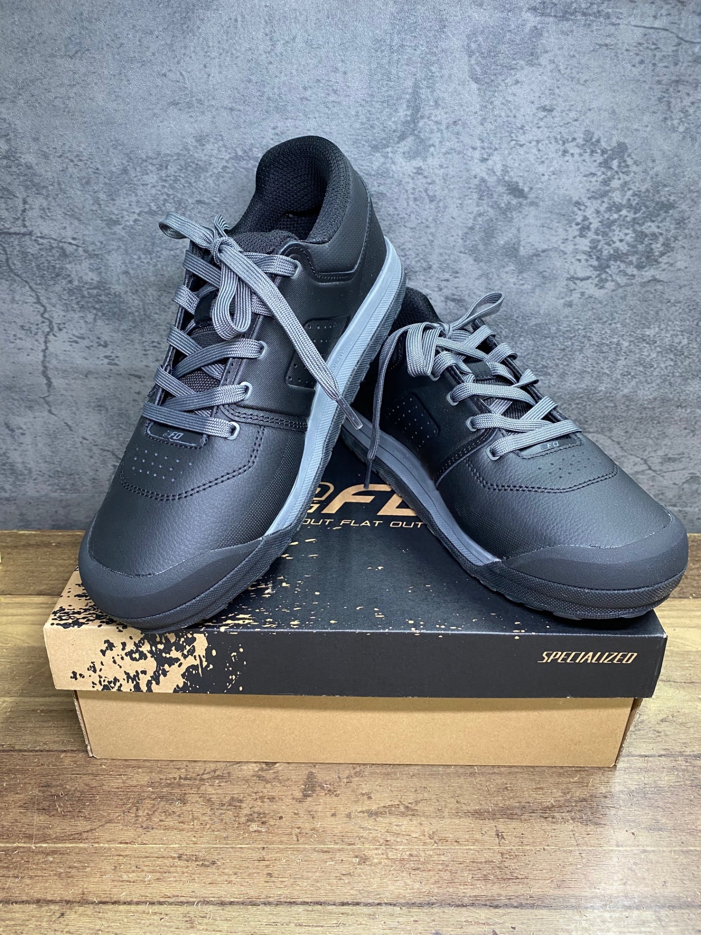 IY573 スペシャライズド SPECIALIZED 2FO FLAT MTB フラットシューズ 黒 43