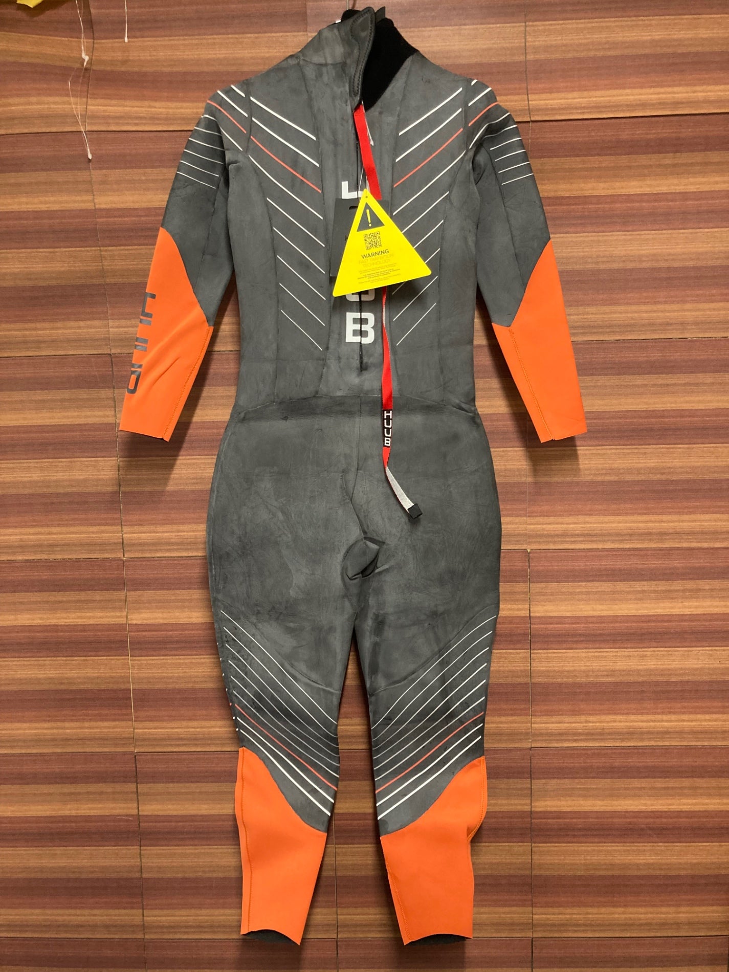 IQ189 フーブ HUUB ARAYA 3:3 トライアスロン ウェットスーツ 黒 レディース M