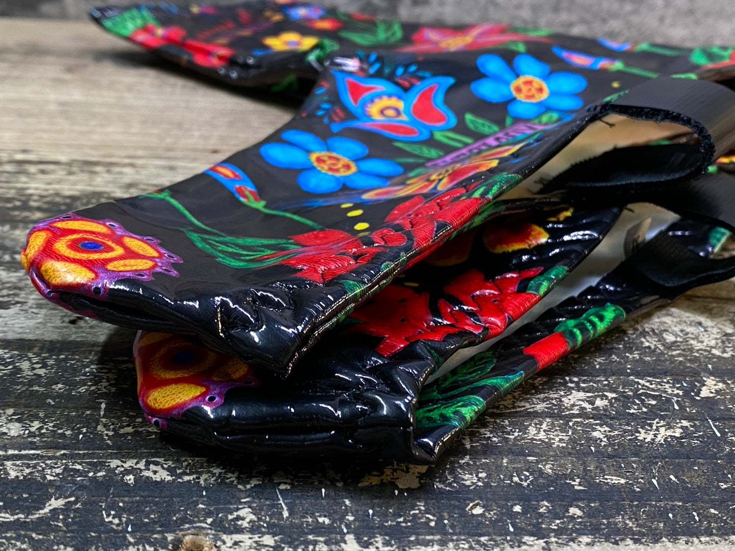 JC854 サイコロジー CYCOLOGI シューズカバー 黒 花柄 M エナメル 裏起毛