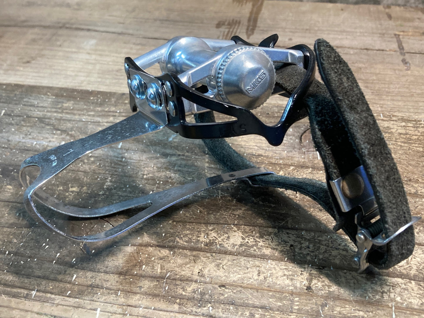 IU854 MKS SYLVAN フラットペダル トゥークリップ＆ストラップ付き