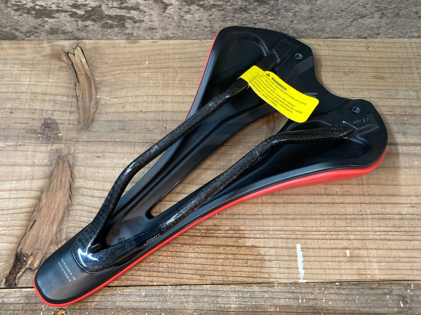 IN835 スペシャライズド SPECIALIZED ROMIN EVO カーボンレール サドル 143mm 赤