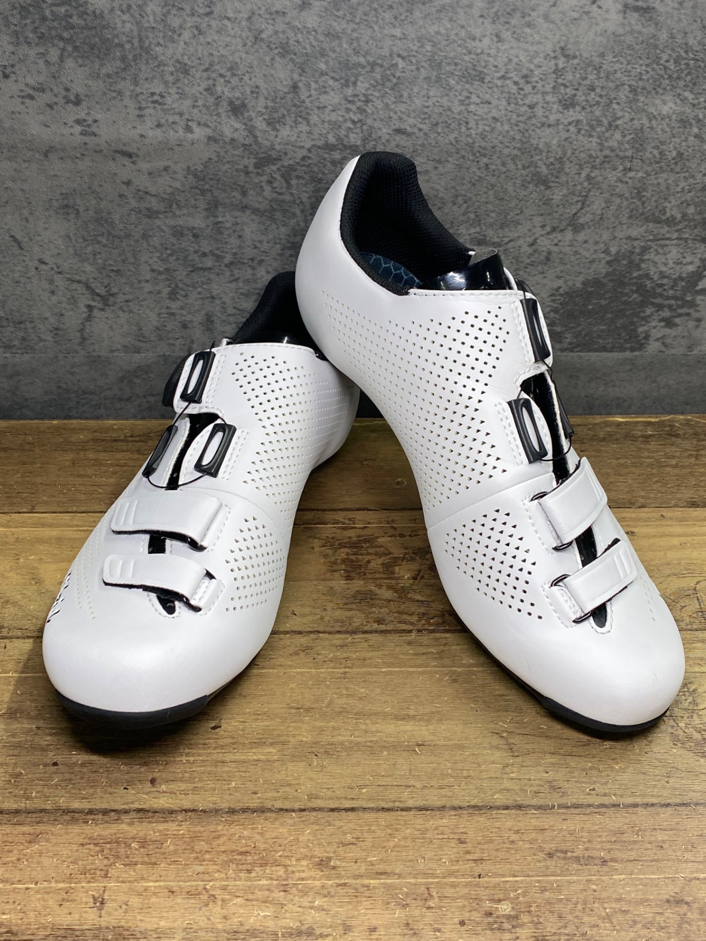 IV486 フィジーク fizik R4 ROADSHOES ビンディングシューズ SPD-SL EU41.5 白