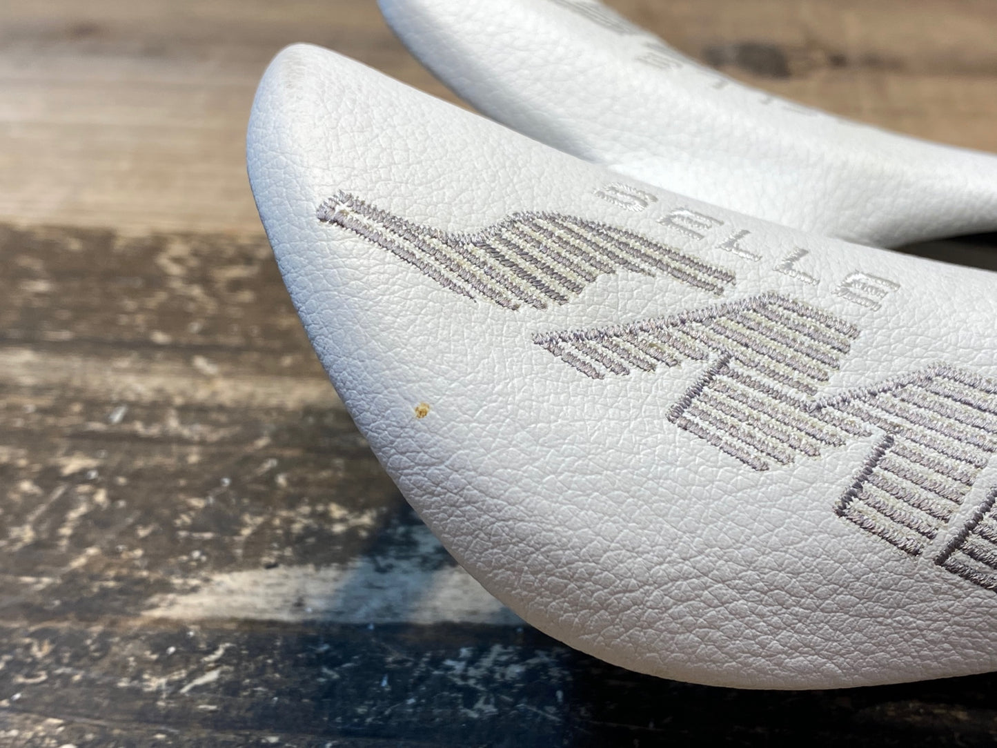 IY385 SELLE SMP コンンポジット COMPOSIT サドル aisi 304 tubeレール 白