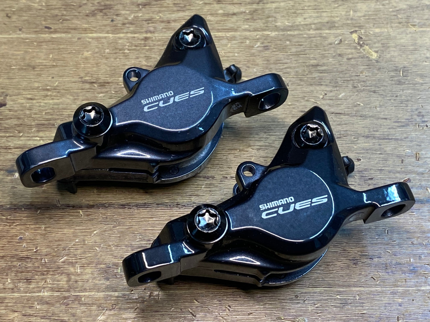 IY956 シマノ SHIMANO キューズ CUES BR-U8000 ディスクブレーキキャリパー ポストマウント 前後セット