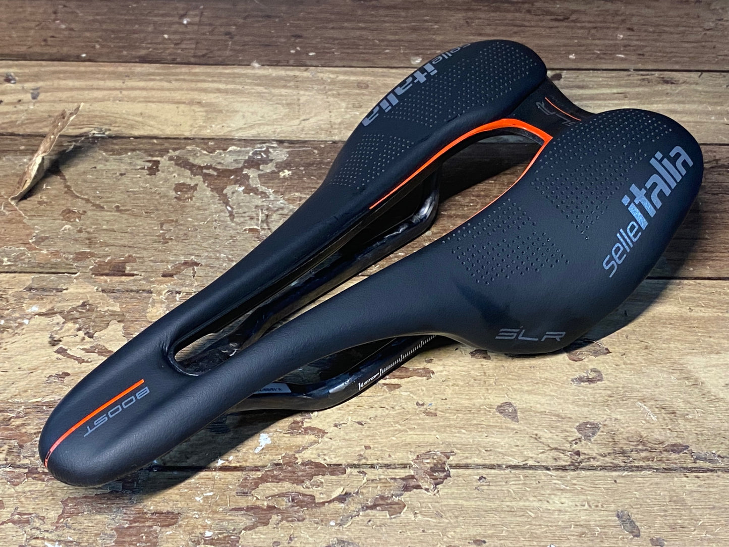 IA953 セライタリア SELLE ITALIA SLR BOOST KIT CARBONIO SUPERFLOW カーボンレール サドル 黒 130mm