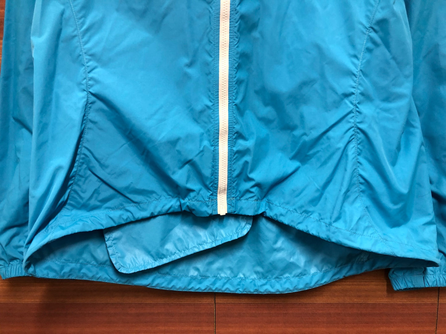 IQ437 モンベル mont-bell ウインドブレーカー 水色 L