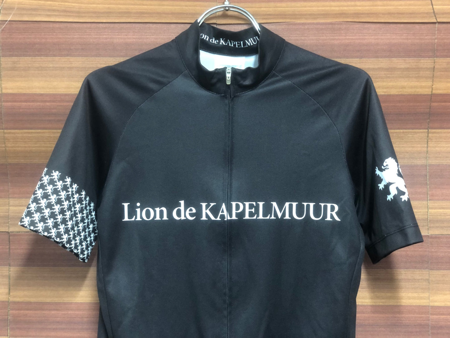 IP142 リオンドカペルミュール Lion de KAPELMUUR 半袖 サイクルジャージ 黒 L ※ほつれ