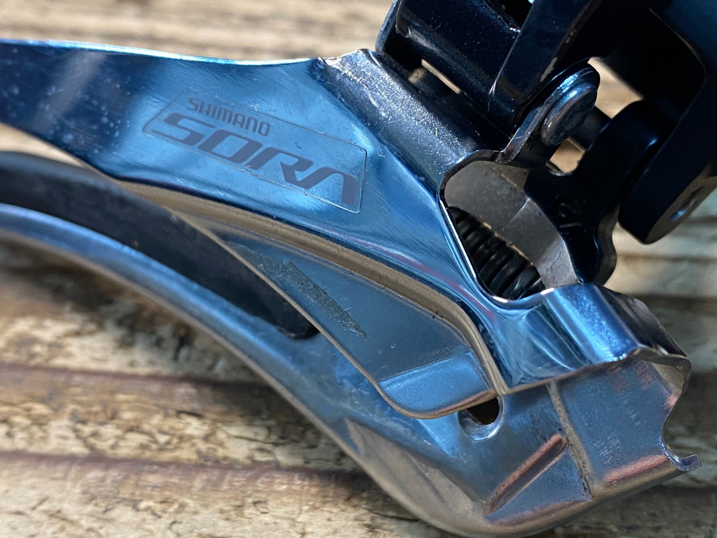 JD597 シマノ SHIMANO ソラ SORA FD-R3000 フロントディレイラー バンド式 Φ31.8