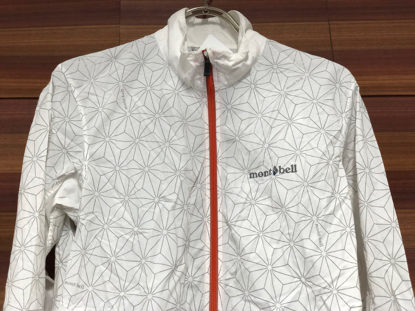 IT617 モンベル mont bell 長袖ウィンドブレーカー 白 S