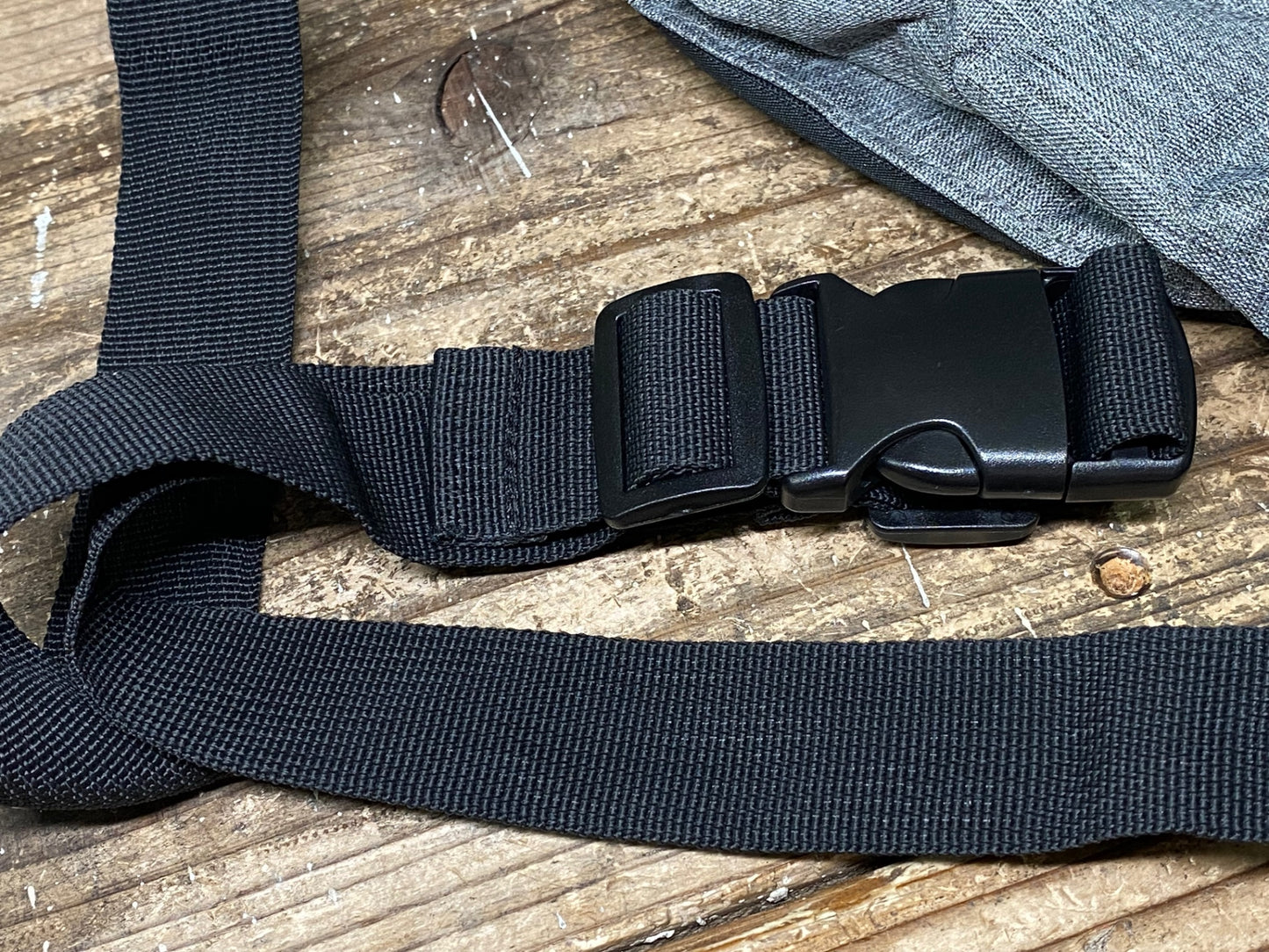 IX312 カペルミュール KAPELMUUR ウエストポーチ グレー