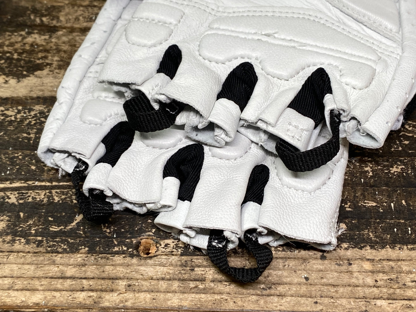 JC058 リザードスキン Lizard Skins 指切 グローブ 白 M