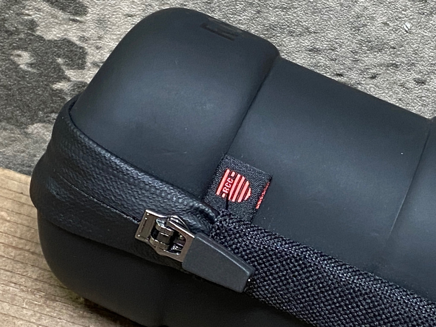 IU459 ラファ Rapha RCC ツールケース 黒 ※タイヤレバー付属