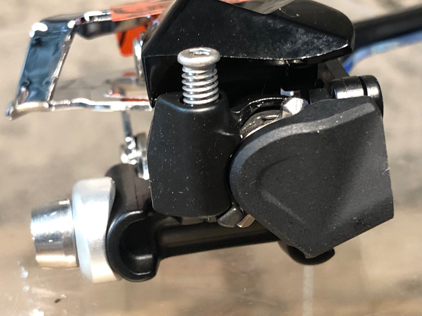 JD049 シマノ SHIMANO 105 FD-R7000 フロントディレイラー 未使用