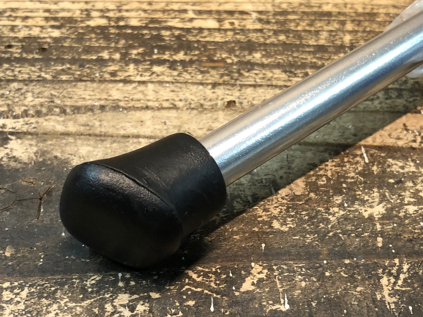 IV811 ジャイアント GIANT ESCAPE QR KICKSTAND スタンド