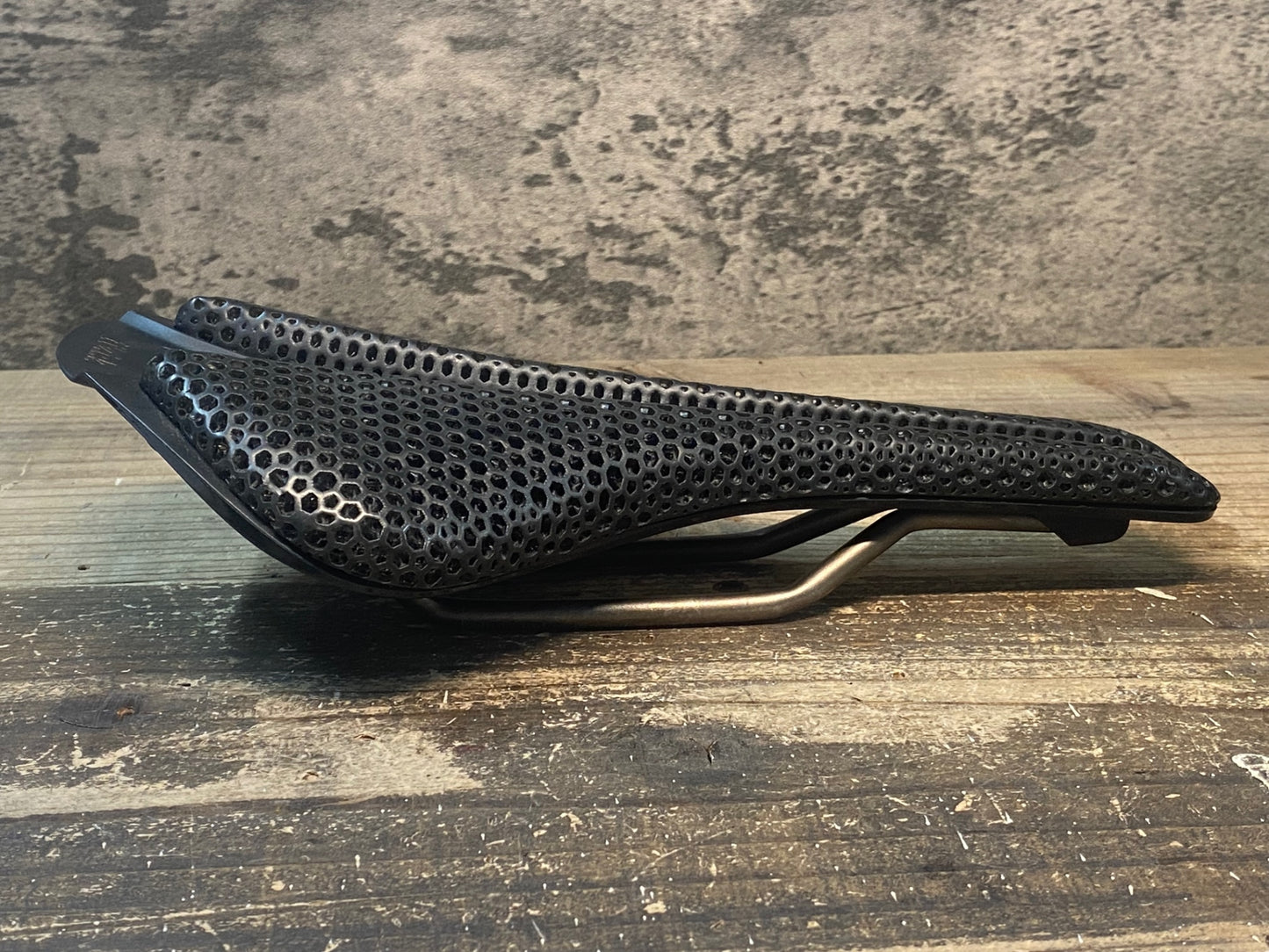 IW562 フィジーク fizik アンタレス ANTARES VERSUS EVO R3 ADAPTIVE サドル 139mm kiumレール