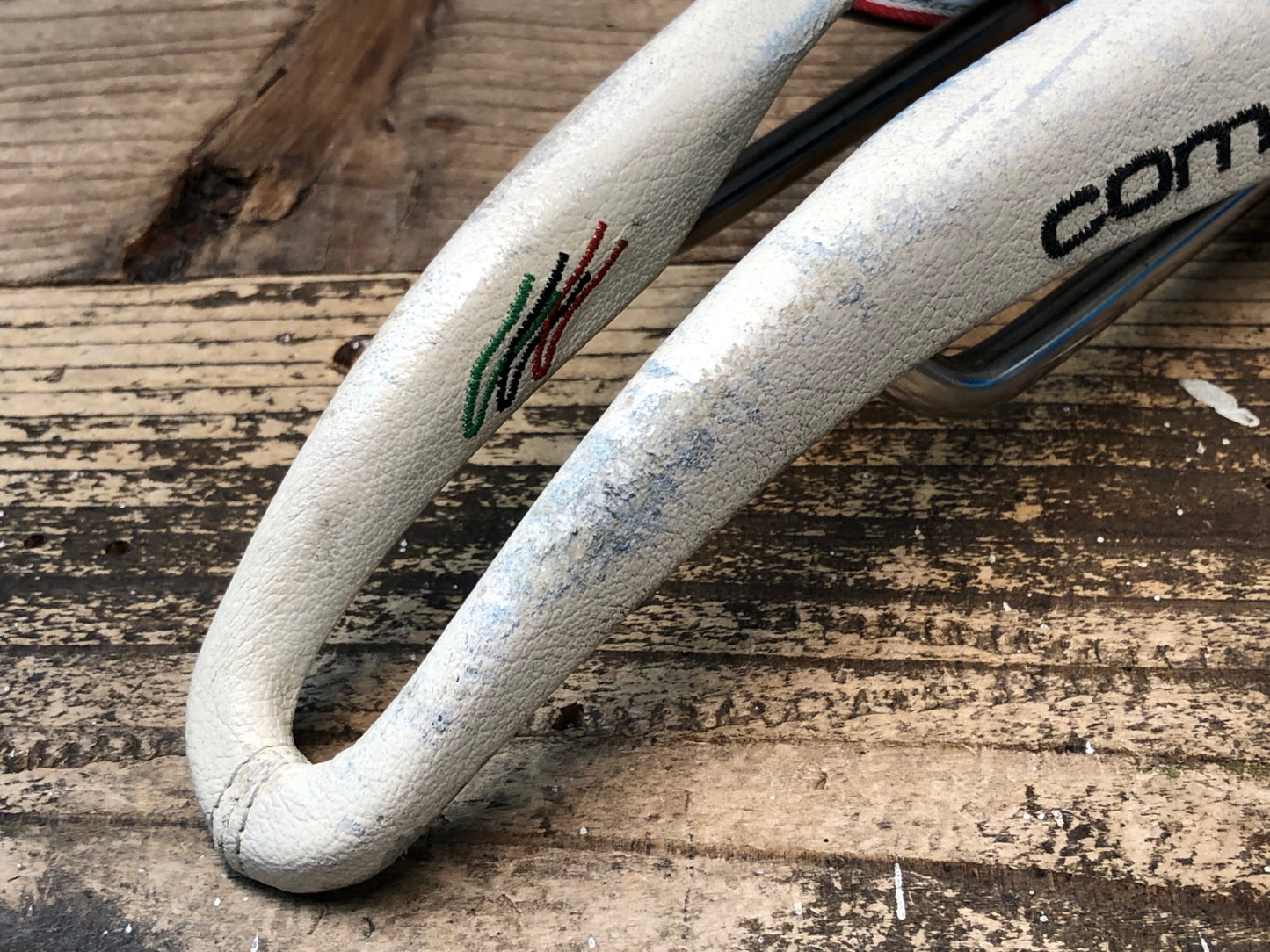 IY472 Selle SMP コンポジット Composite サドル ステンレスレール ホワイト 130mm