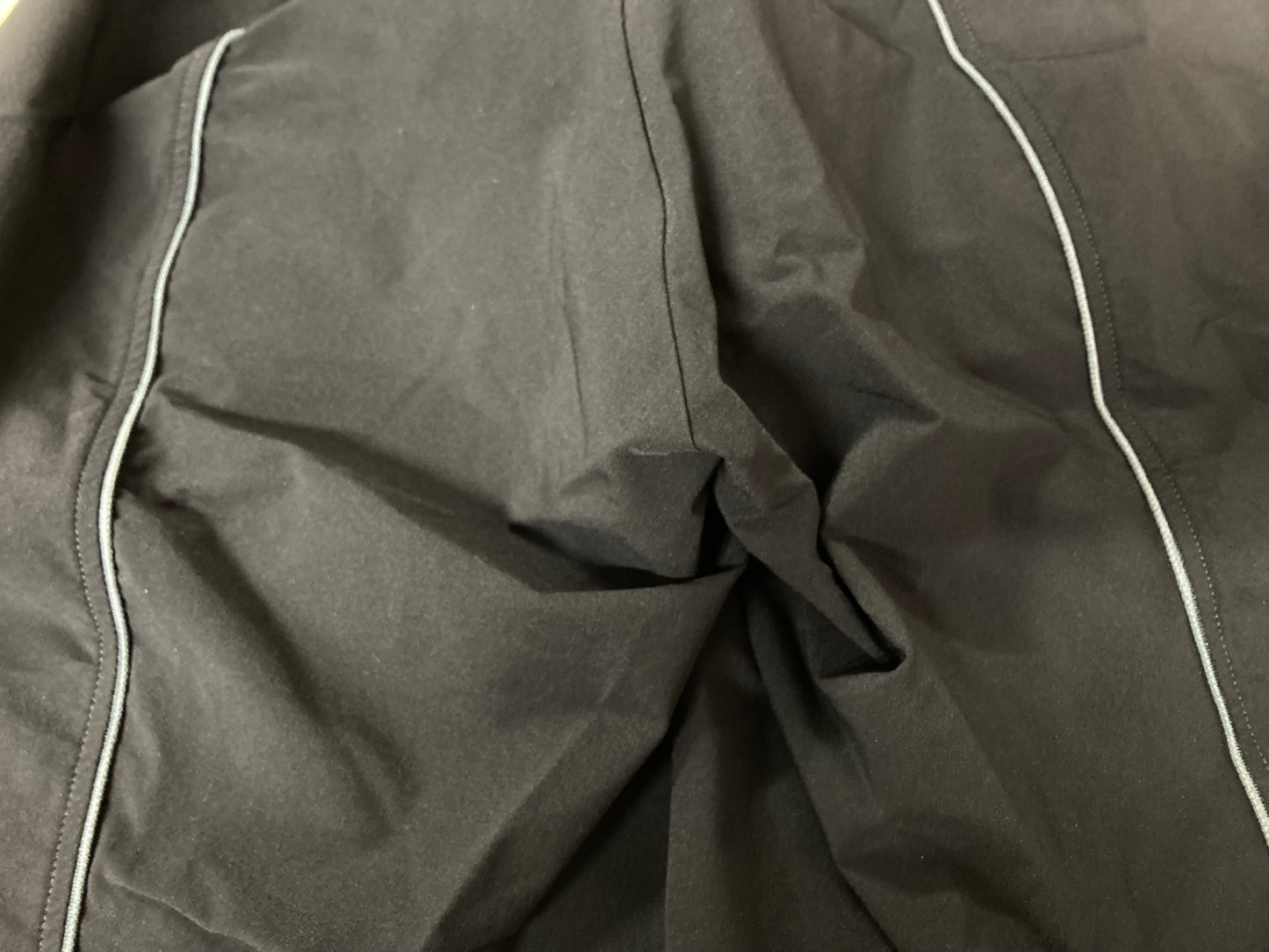 IR560 アソス assos TRAIL CARGO SHORTS 黒 S ※ほつれあり