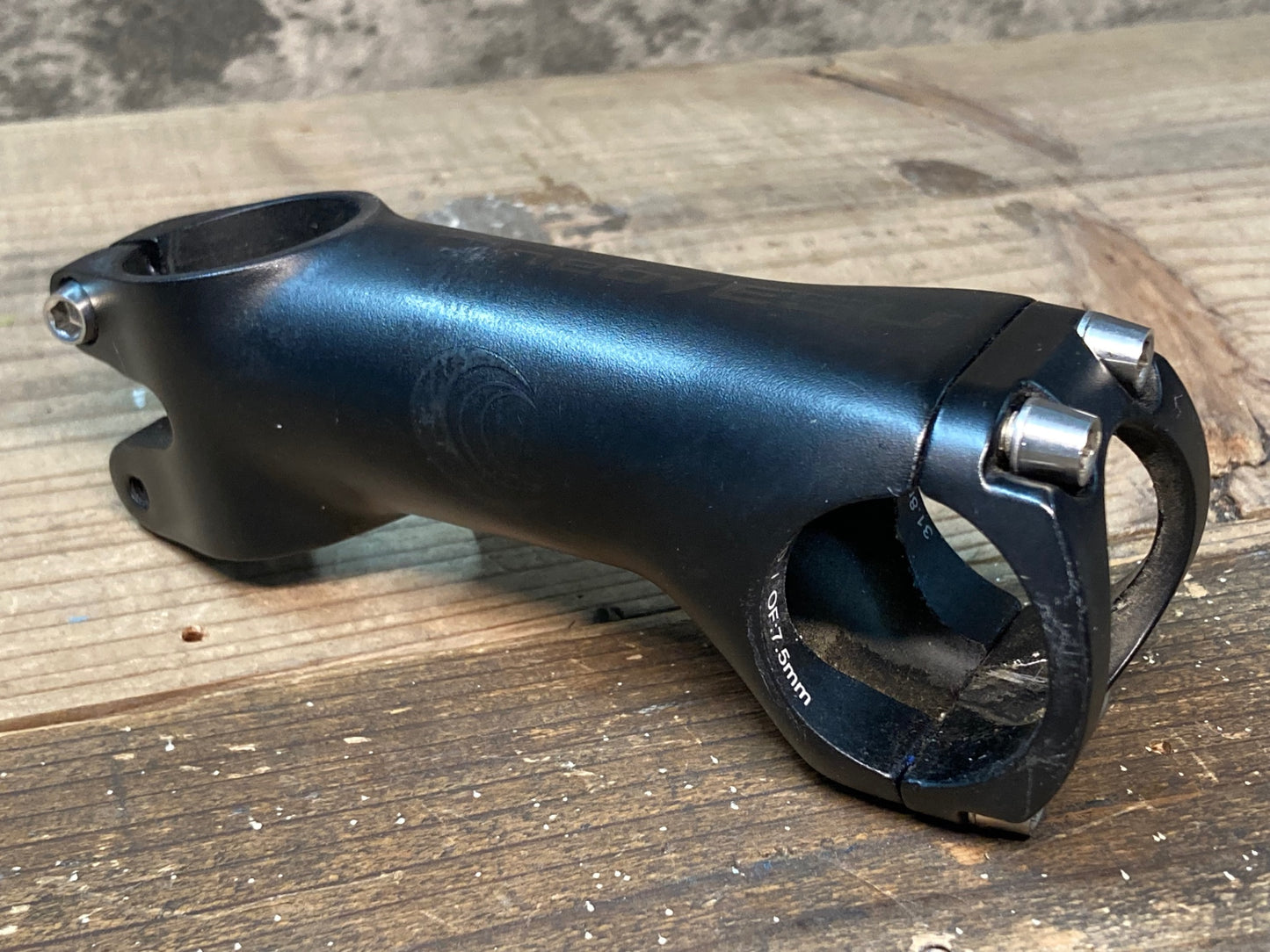 IN893 ワンバイエス One by ESU スージーステム 黒 90mm Φ31.8 OS