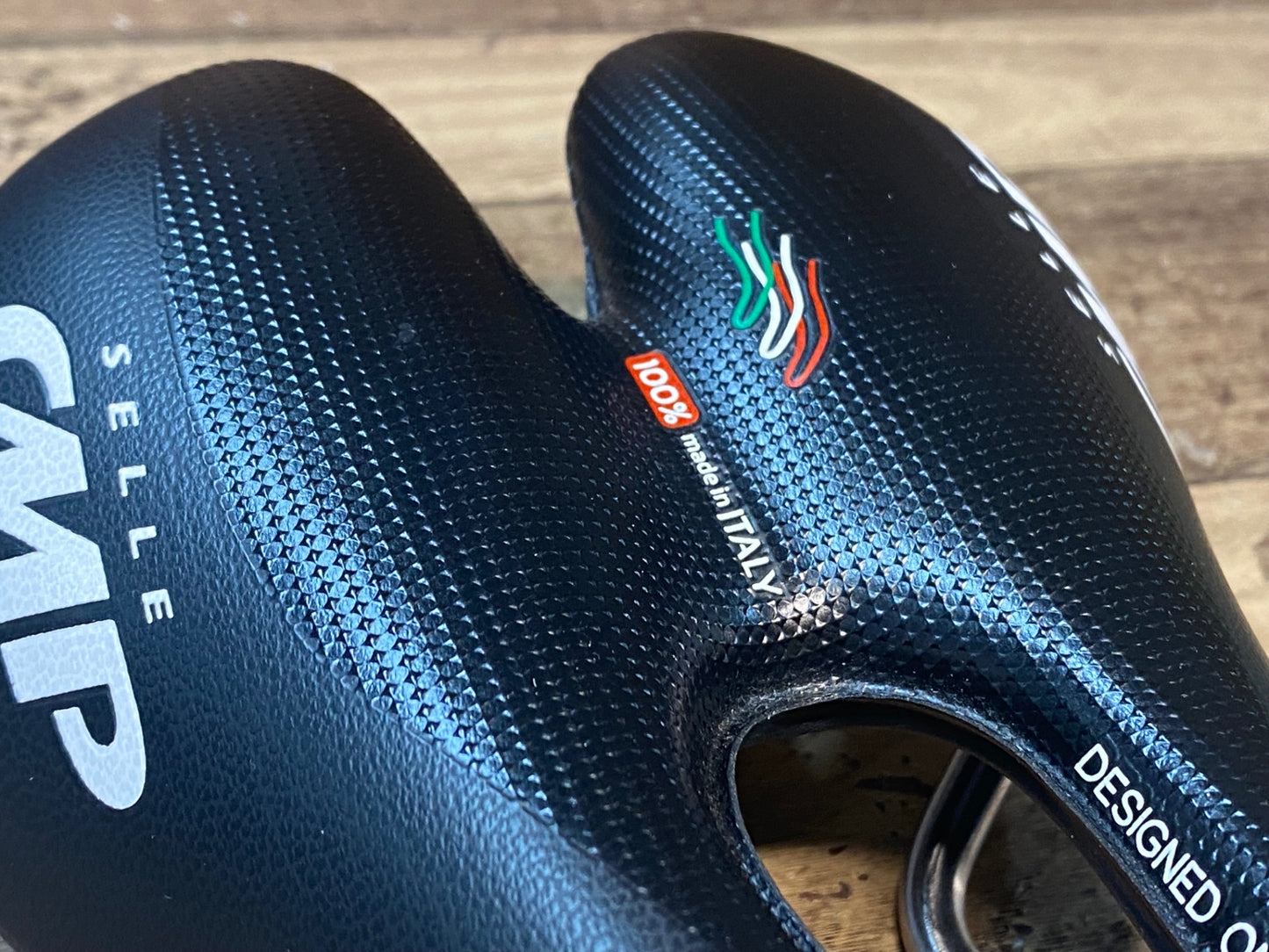 IH384 SELLE SMP ヘル HELL サドル 黒 ステンレスレール