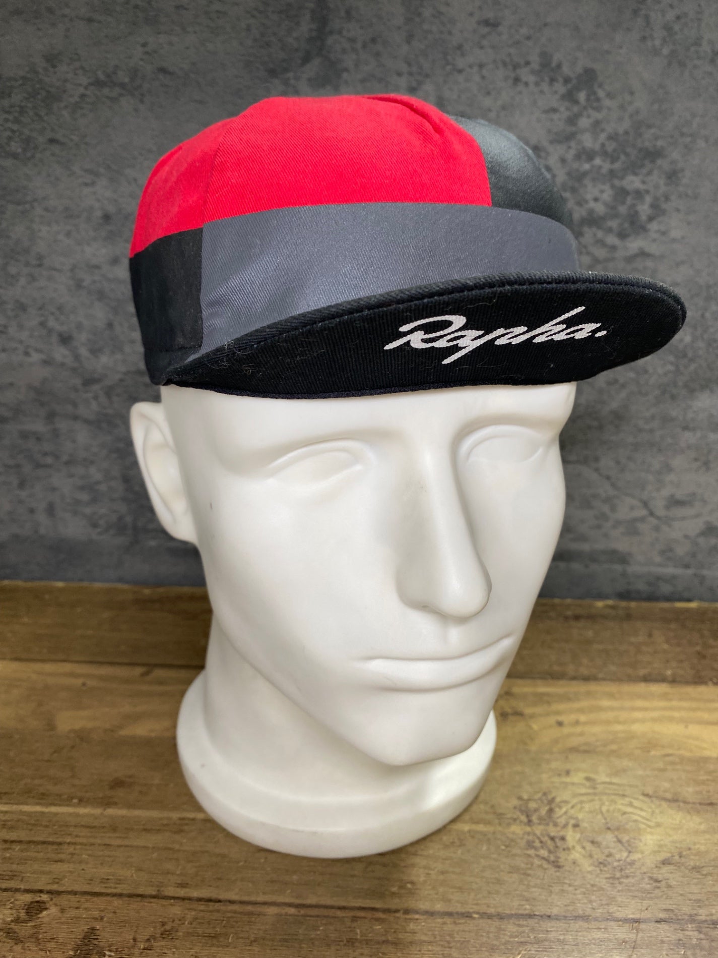 IZ748 ラファ Rapha サイクルキャップ 黒 赤